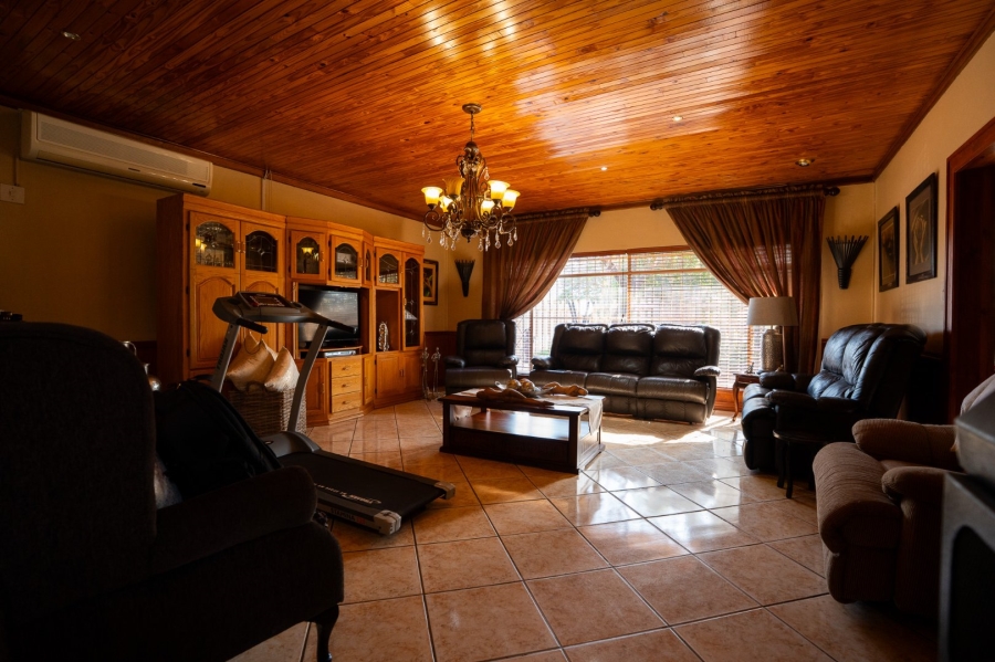 3 Bedroom Property for Sale in Flamwood North West